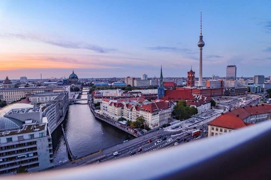 Berlin: Tour with Private Guide - Starting at your hotel in central Berlin
