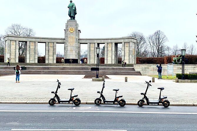 Berlin: Ultimate E-Scooter Adventure Tour - Bellevue Palace and the Victory Column