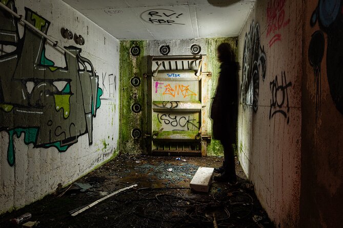Berlin Urbex Adventure and History Tour - The value of having a guide inside an abandoned site
