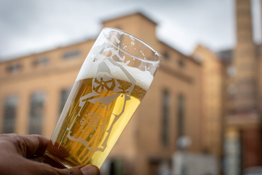 Berlin: Vagabund Brauerei Beer Tasting & Guided Brewery Tour - What the brewing-floor tour actually covers