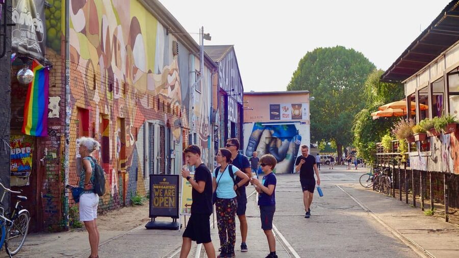 Berlin: Vegan Food & Cultural Walking Tour in Friedrichshain - Should You Book the Friedrichshain Vegan Tour?