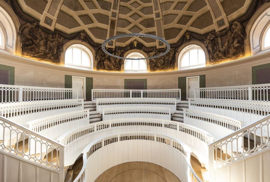 Berlin: walking tour about Charité - Starting at the Charité Tower and Bed House