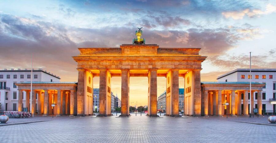 Berlin: Walking Tour of the Top 10 Sightseeing Attractions - Key points to know before you book
