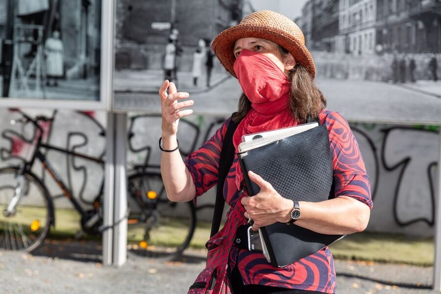 Berlin Wall: Small Group Guided Tour - Guides who make the walk personal