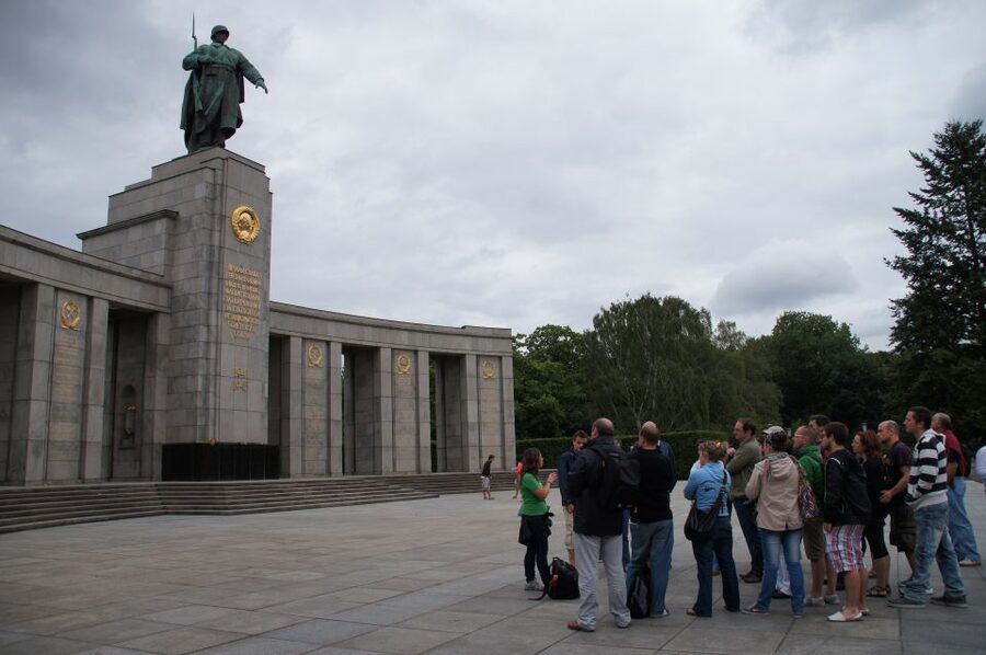 Berlín y el Nacionalsocialismo. Group Tour in Spanish - Who will get the most from this four-hour walk