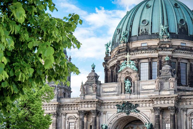 Best of Berlin HopOn HopOff Tour - DomAquarée, Museum Island, and Friedrichstrasse