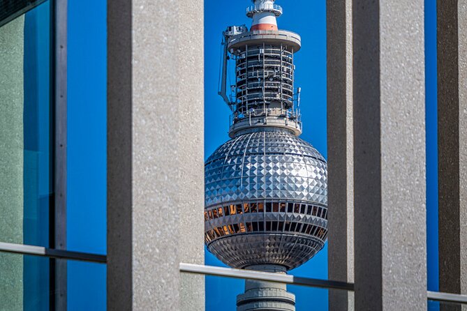 Best of Berlin HopOn HopOff Tour - Brandenburg Gate and the government quarter