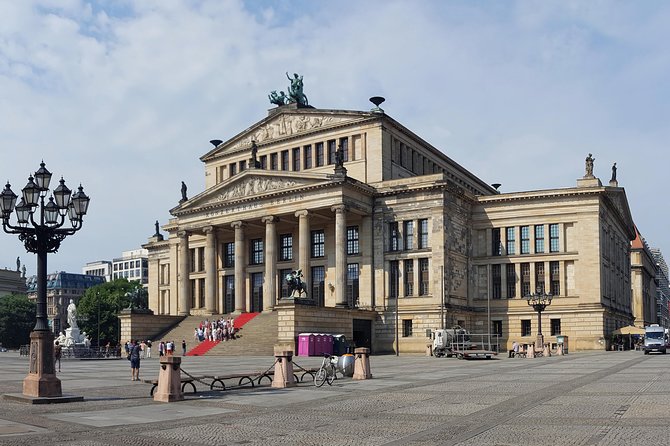 Best of Berlin with a licensed Guide - Unter den Linden and the Crown Prince Palace
