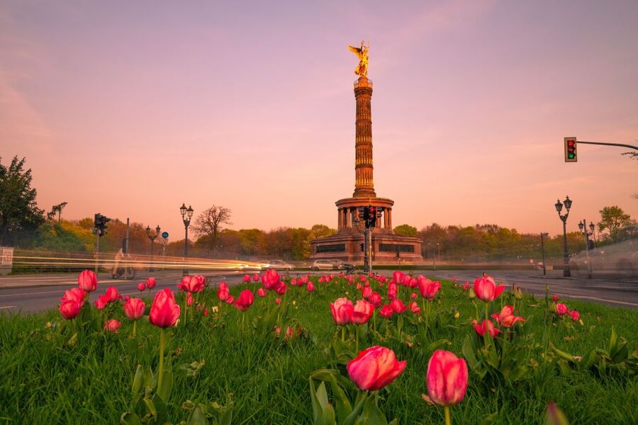 Bike Tour of Berlin Top Attractions with Private Guide - Why Berlin works so well by bike
