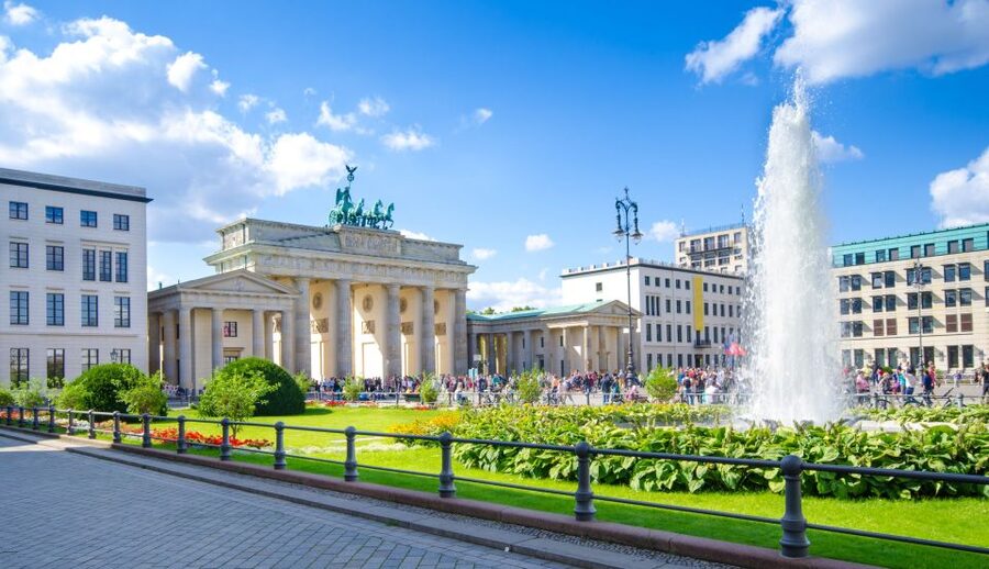 Bike Tour of Berlin Top Attractions with Private Guide - Bikes, helmets, children, and comfort