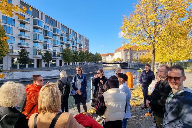 Charité Hospital Walking Tour: Exploring Berlin’s Medical History - Humboldthafen and the risks of crossing Berlin