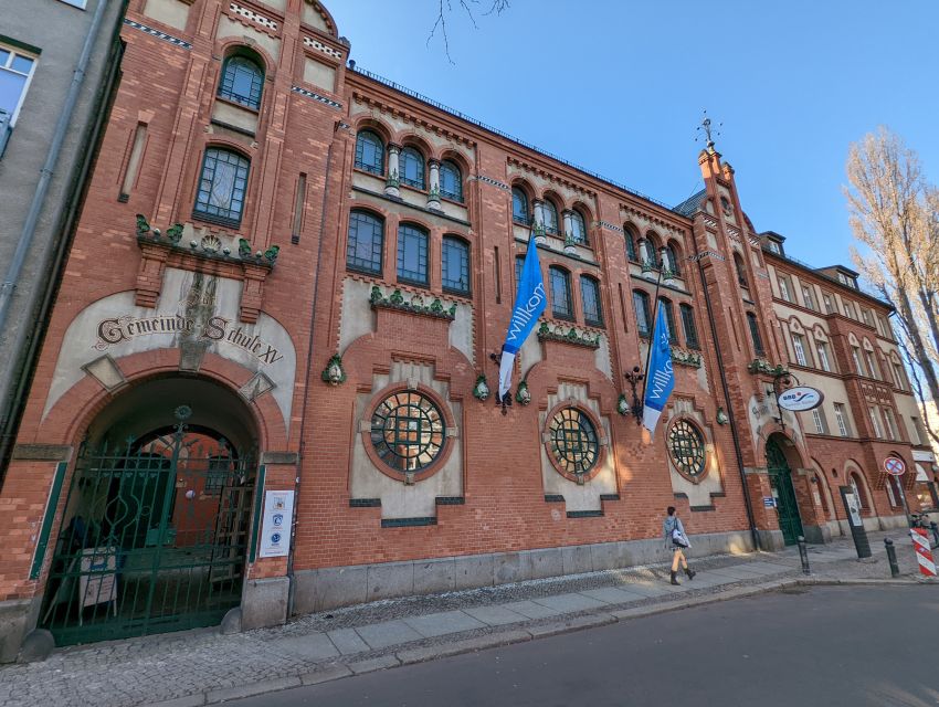 Charlottenburg: 2-Hour City Walking Tour - Luisenkirche and Berlin’s planned streets