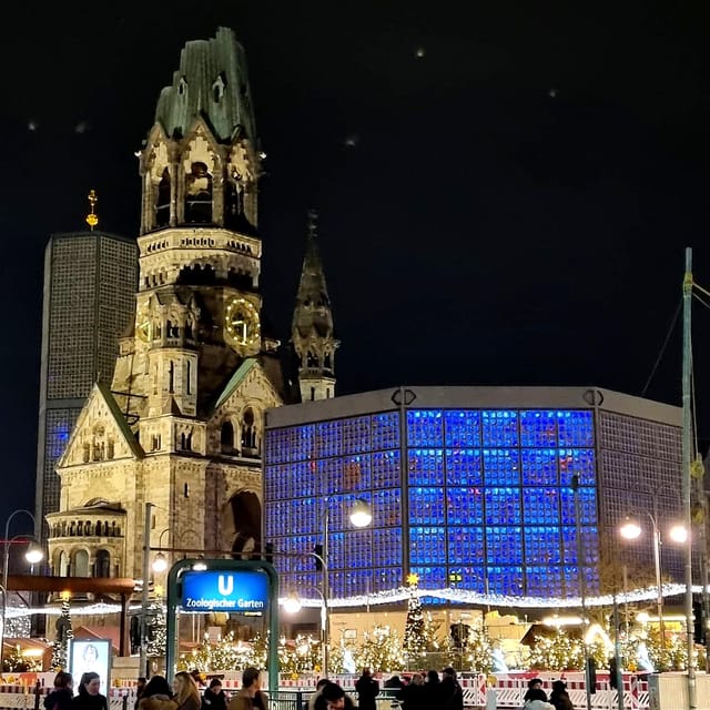 Christmas market lights tour bus through Berlin, free mulled wine (2.5 hours) - Key points to know before booking