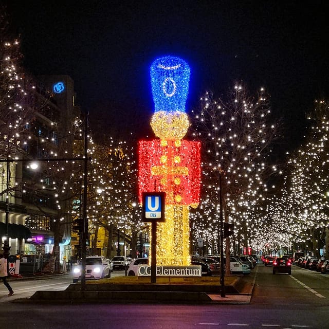 Christmas market lights tour bus through Berlin, free mulled wine (2.5 hours) - Why a bus is useful for Berlin at Christmas