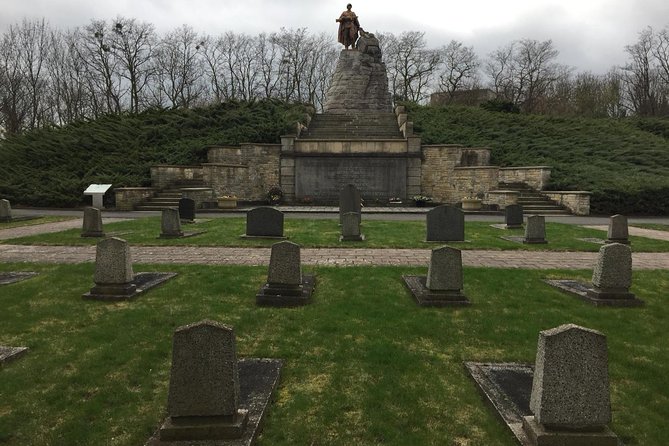 Clash of Titans: Battle for Seelow Heights WW2 tour - Lietzen cemetery and the road toward Berlin