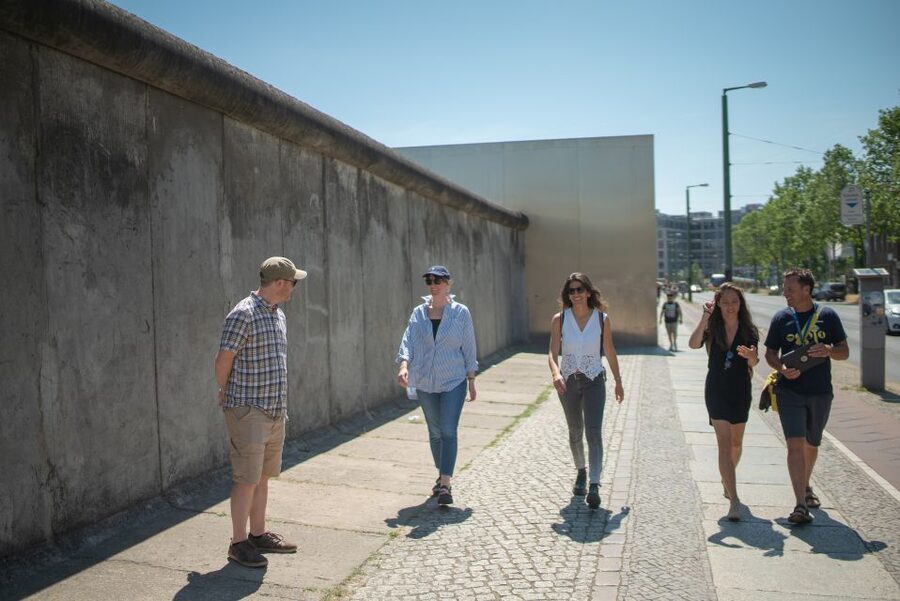 Cold War, Berlin Wall, Spies and the East Side Gallery - Who should book this tour?