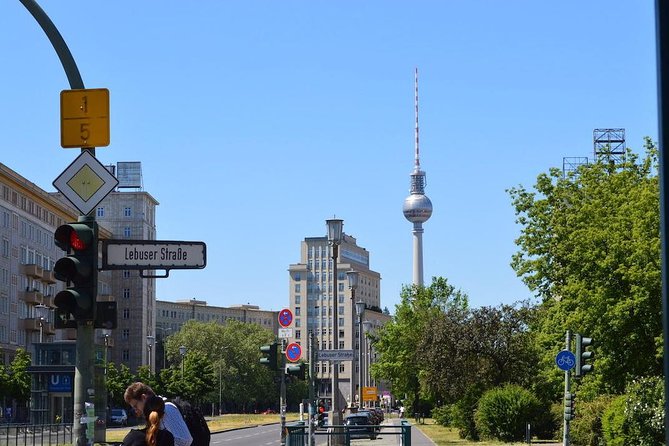 Cold War, Berlin Wall, Spies and the East Side Gallery - Seeing the former death strip