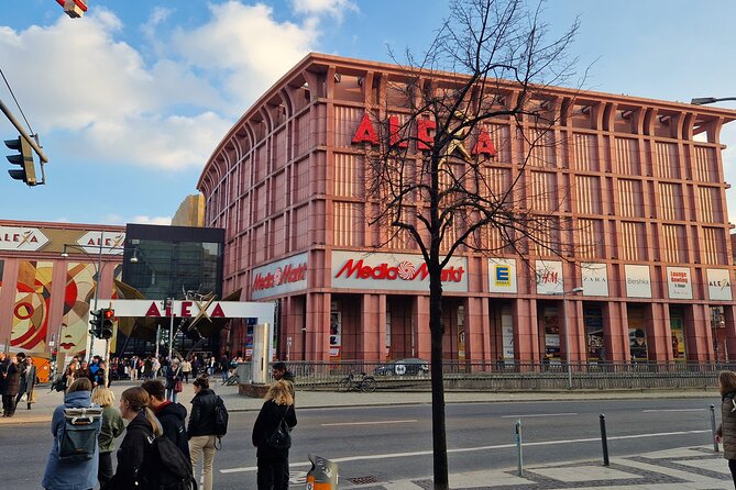 Dark Berlin Criminal Tour - Alexa and a vanished building with a famous past