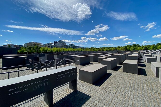 Deluxe Berlin: Hassle-Free Shore Tour from Warnemunde Cruise Port - Charlottenburg Palace and the former British Sector