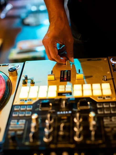 DJ for a Day: Learn to Mix Like a Pro in Berlin - Choosing a style that fits your taste