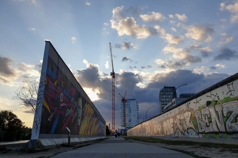 East Berlin and the Wall: Walking Tour - Languages, pace, and who will enjoy it most