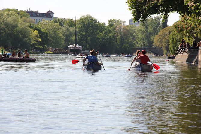 Explore Berlin by canoe - Along the Landwehrkanal Through Kreuzberg