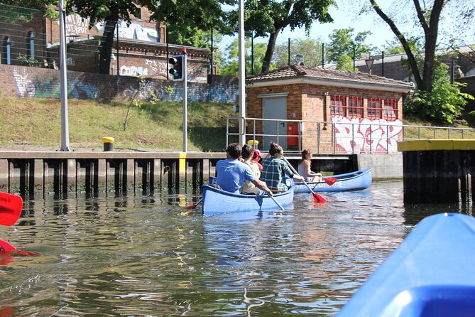 Explore Berlin by canoe - The Old Border at Osthafen