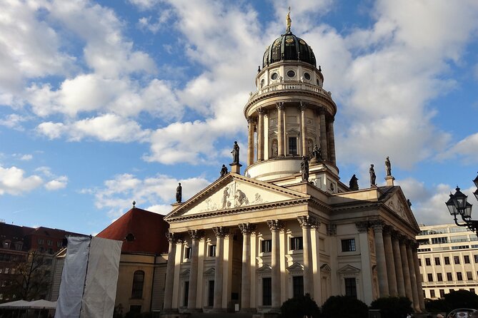 Explore Berlin History and Highlights Sightseeing Walking Tour - What the guide adds to the experience