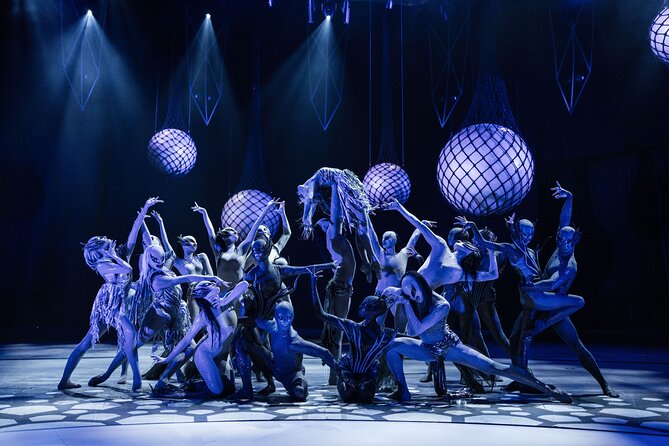 FALLING | IN LOVE Grand Show at Friedrichstadt-Palast Berlin - Who should book this show?