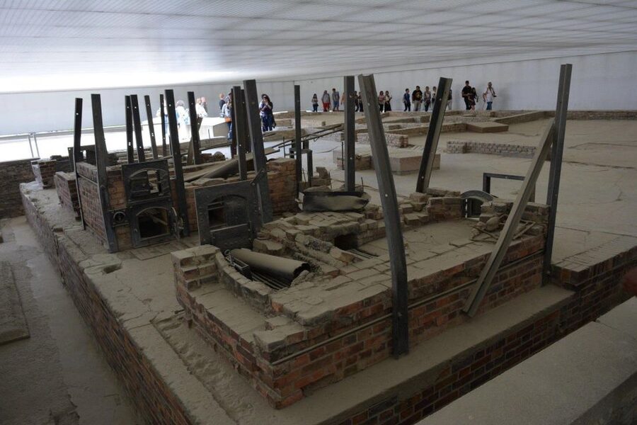 From Berlin: Guided Sachsenhausen Concentration Camp Tour - Infirmary, pathology building, and mortuary