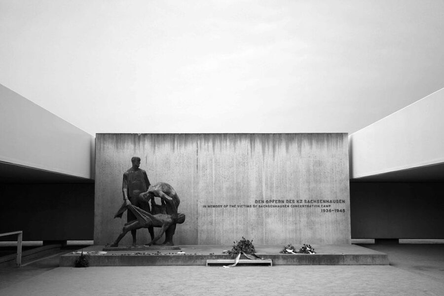 From Berlin: Licensed Sachsenhausen Tour with max. 15 people - The return journey and the real length of the day