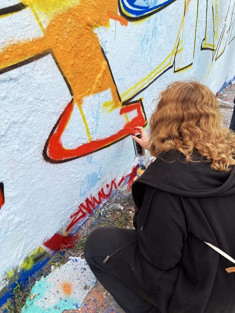 Graffitiworkshop Berlin - Sketching letters before touching the wall