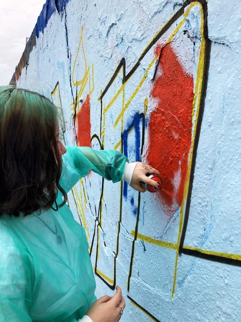 Graffitiworkshop Berlin - Learning the spray can without making a mess