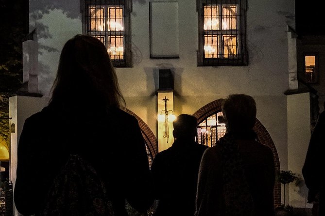 Gruseltour Berlin Haunted Ghost Walk 90-minute at Berlin Mitte city center - Stories from medieval Berlin to the Cold War