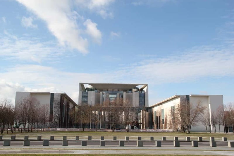 Guided Insider Tour Government and Parliament District - Key points before you book
