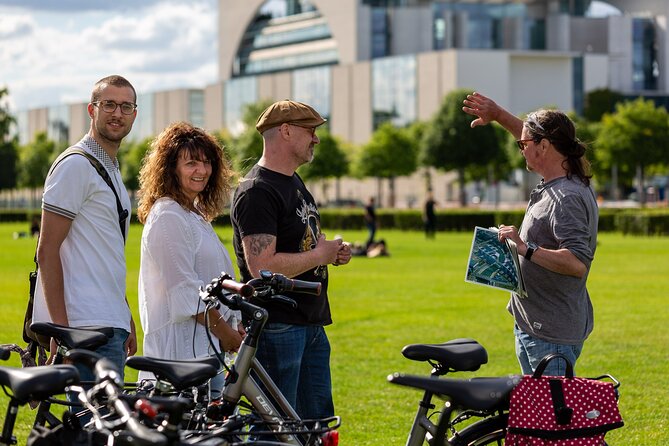 Half-Day Guided Bike Tour of Central Berlin's Highlights - Former Prussian power and the New Synagogue