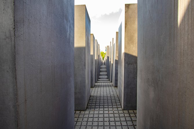 Historic Berlin: Exclusive Private Tour with a Local - A Berlin crossing point and the story of reunification
