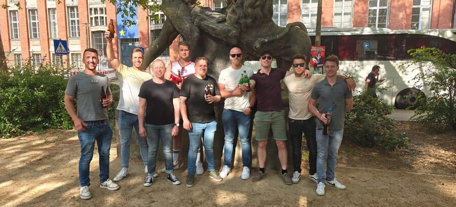Historic Berlin Pubs & History Tour - The first pub stop and the Berlin brewing lesson