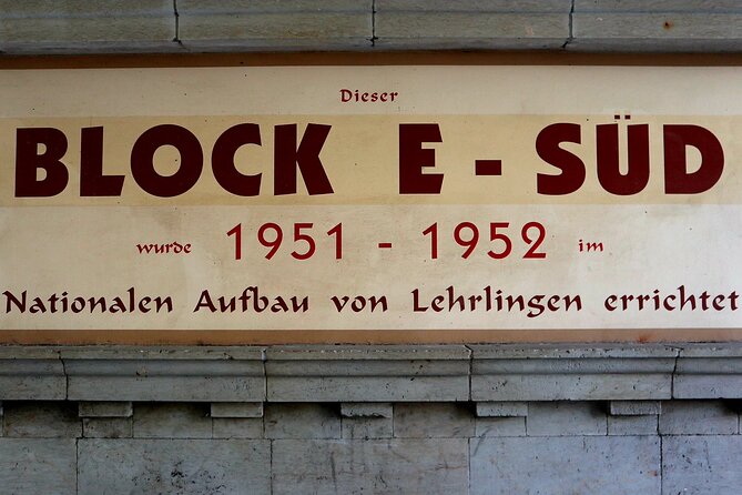 Karl-Marx-Allee Tour: Life and Architecture in East Berlin - Laubenganghäuser and a rejected modernist future