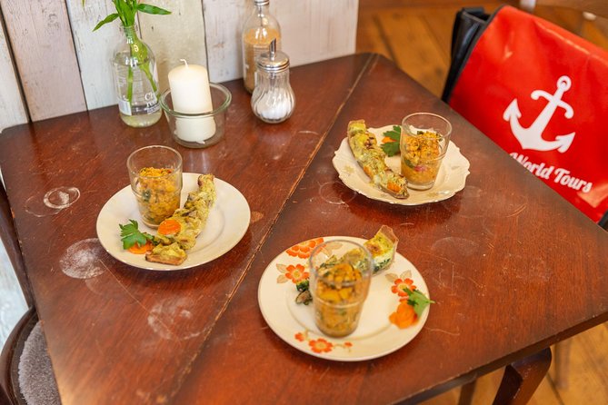 Kreuzberg kulinarisch – Die Food Tour - Weather, walking, and practical comfort