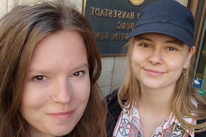 Love and War in Berlin: Self-Guided Story Puzzle Walk - Alexanderplatz and the World Clock