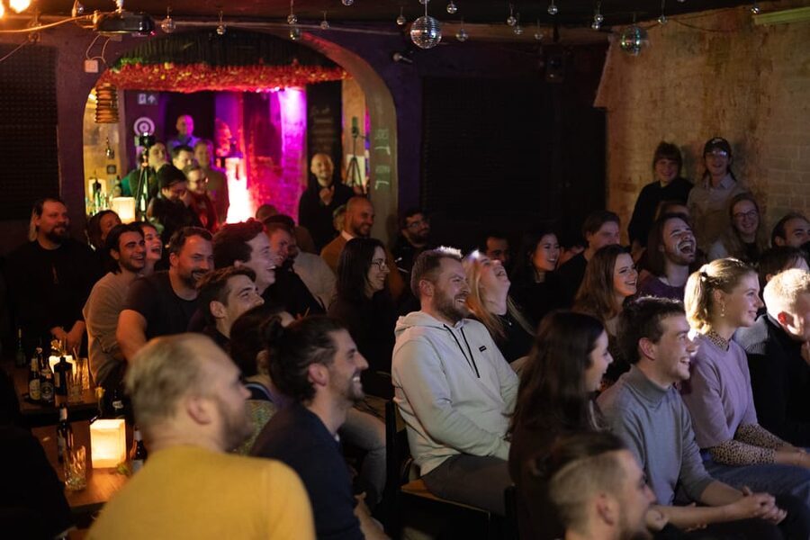 Love in Berlin Comedy Show - Finding the show at Heckmann-Höfe