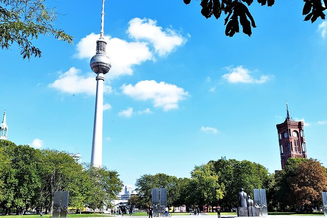 Minivan Driver and Guide (DIN15565) Tailor Made Berlin Highlights - Checkpoint Charlie and the Topography of Terror