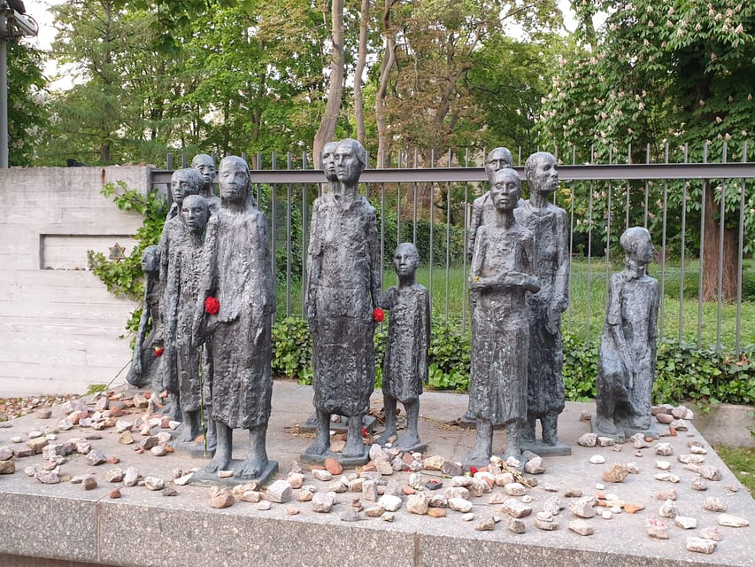Nazi Berlin and the Jewish Community Tour - The old Jewish quarter and the New Synagogue