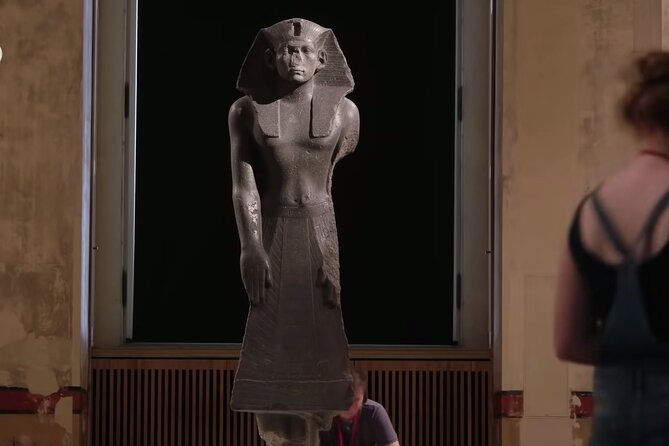 Neues Museum Tickets in Berlin - Seeing the bust of Nefertiti