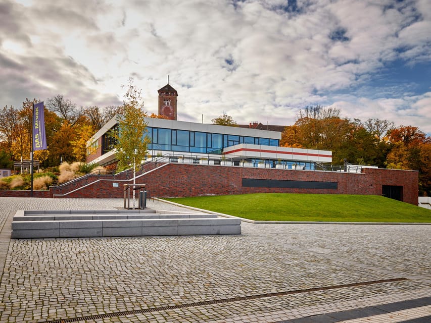Potsdam: Entry to DAS MINSK Kunsthaus in Potsdam - Soft Power and the language of textiles