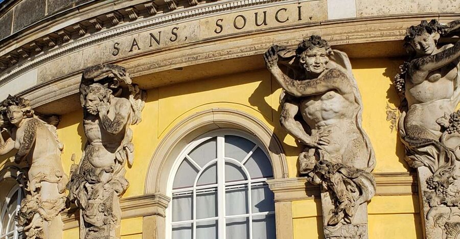 Potsdam: Private Walking Tour of Potsdam and Sanssouci - A fast introduction to Potsdam from the central station