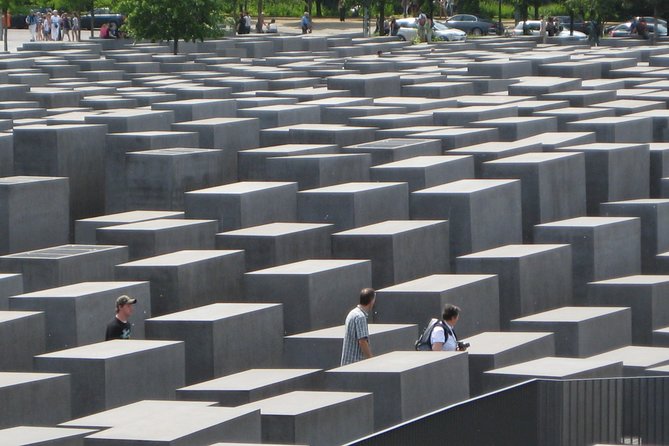 Private 3-Hour Walking Tour of Berlin - Potsdamer Platz: old Berlin meets new Berlin
