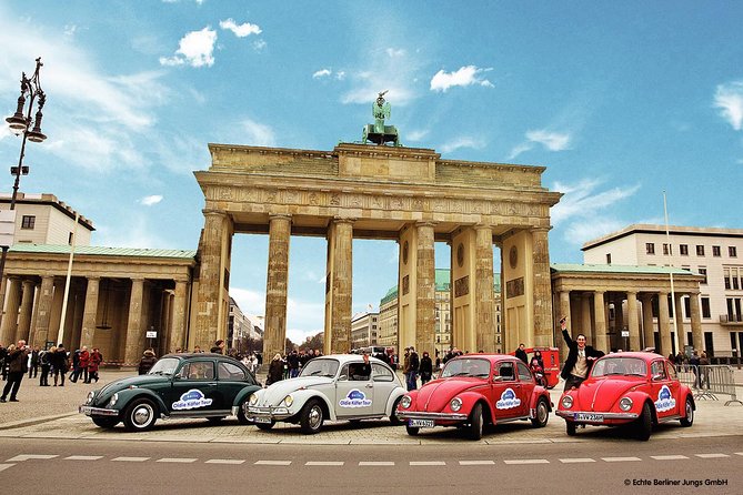 Private 4h Berlin Discovery Tour in an Oldtimer Volkswagen Beetle - Starting at Leipziger Platz