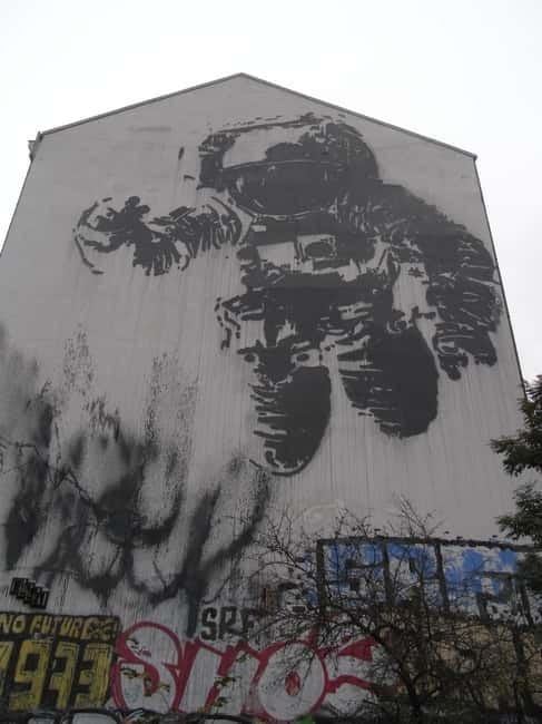 Private Alternative Berlin Tour -Murals, Graffiti and Squats - Potsdamer Platz shows Berlin’s sharpest contrast